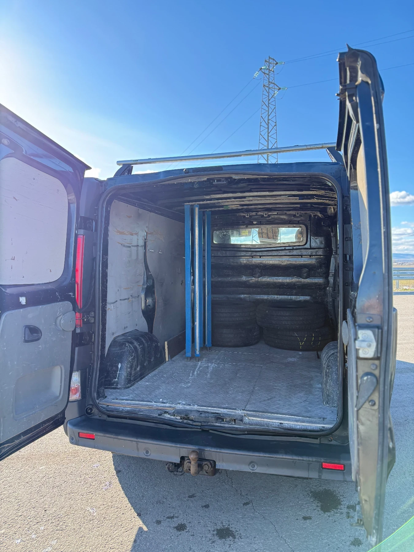 Opel Vivaro 2.0CDTI - изображение 8
