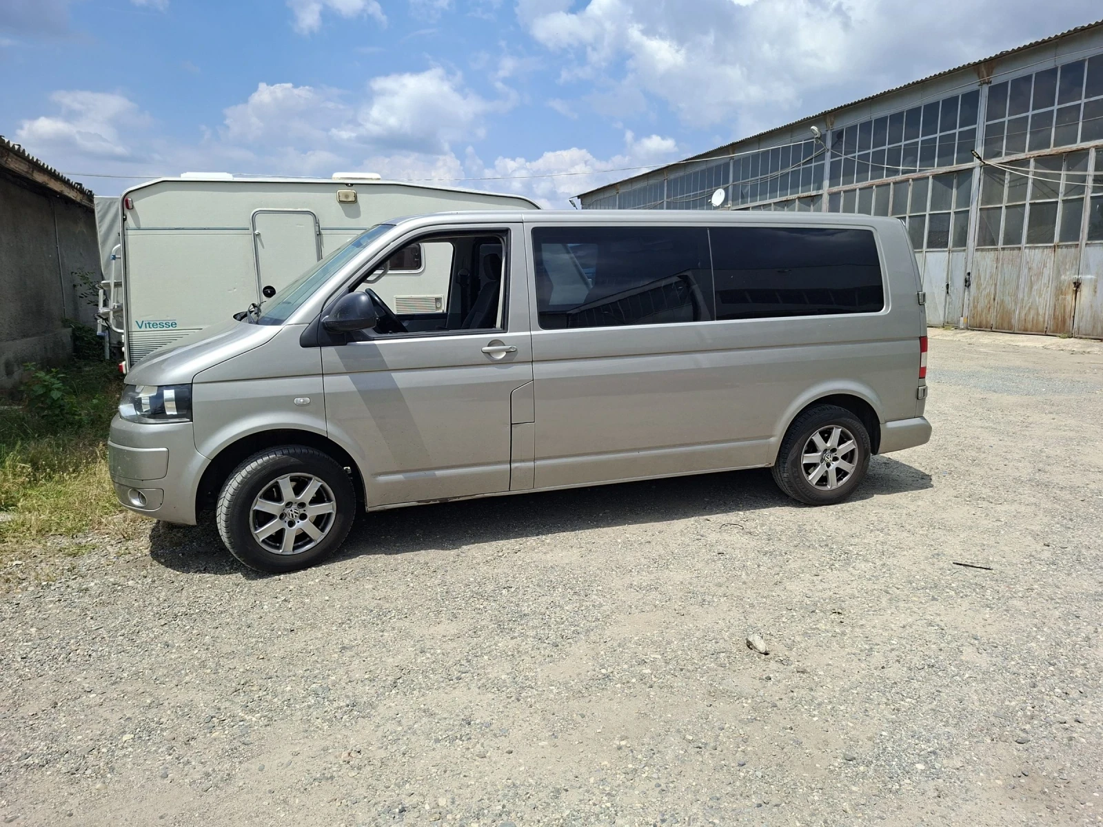 VW T5, снимка 2 - Бусове и автобуси - 55002572