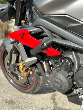 Triumph Street Triple 675i R ШВЕЙЦАРИЯ, СЕРВИЗНА ИСТОРИЯ, снимка 10 - Мотоциклети и мототехника - 53609841