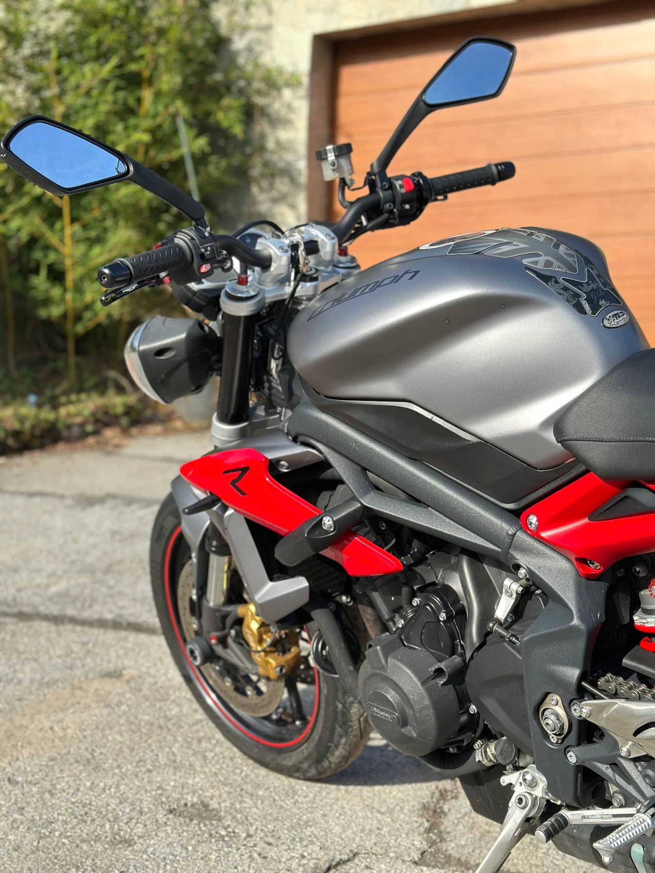 Triumph Street Triple 675i R ШВЕЙЦАРИЯ, СЕРВИЗНА ИСТОРИЯ - изображение 8