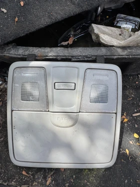 Kia Ceed 2013-2017г централен плафон с чемедже за очила, снимка 2