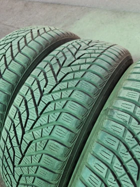 Гуми Зимни 225/60R18, снимка 4 - Гуми и джанти - 47657056