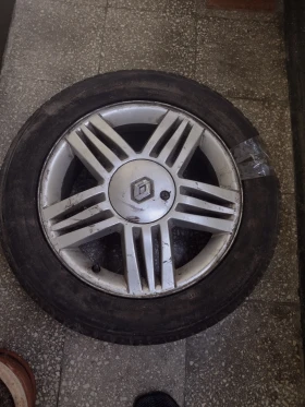 ����� �� �������� �� ���� � ������ 205/55R16 �� Renault