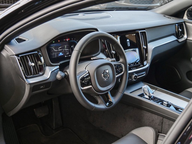 Volvo S60 B4 = Plus Dark= Panorama/Distronic Гаранция, снимка 6 - Автомобили и джипове - 45464973