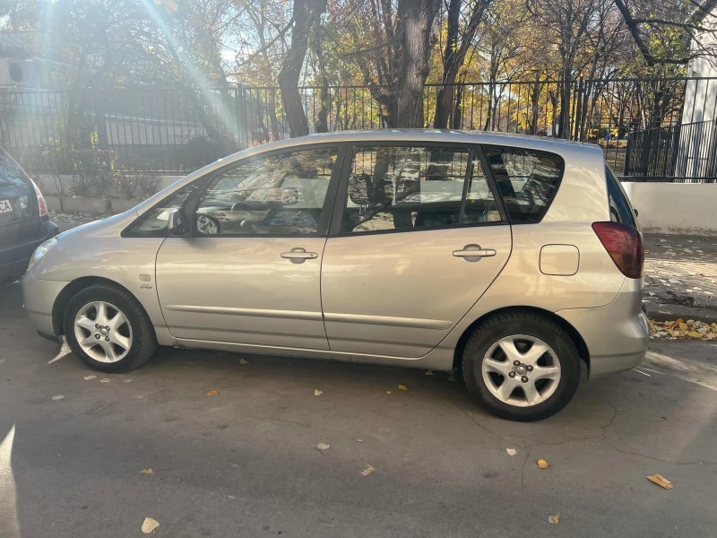 Toyota Corolla verso, снимка 2 - Автомобили и джипове - 48869764