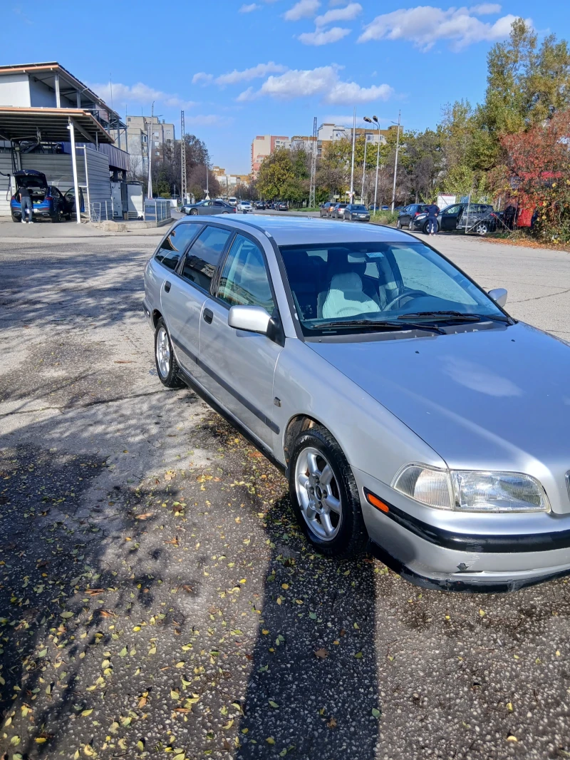 Volvo V40, снимка 3 - Автомобили и джипове - 52738290