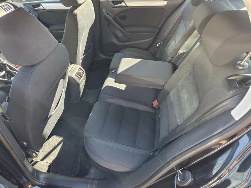 VW Golf 2.0TDI/High-Line, снимка 8 - Автомобили и джипове - 52825867