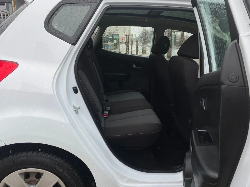 Kia Venga 1.4i/PANORAMA, снимка 12 - Автомобили и джипове - 52910967