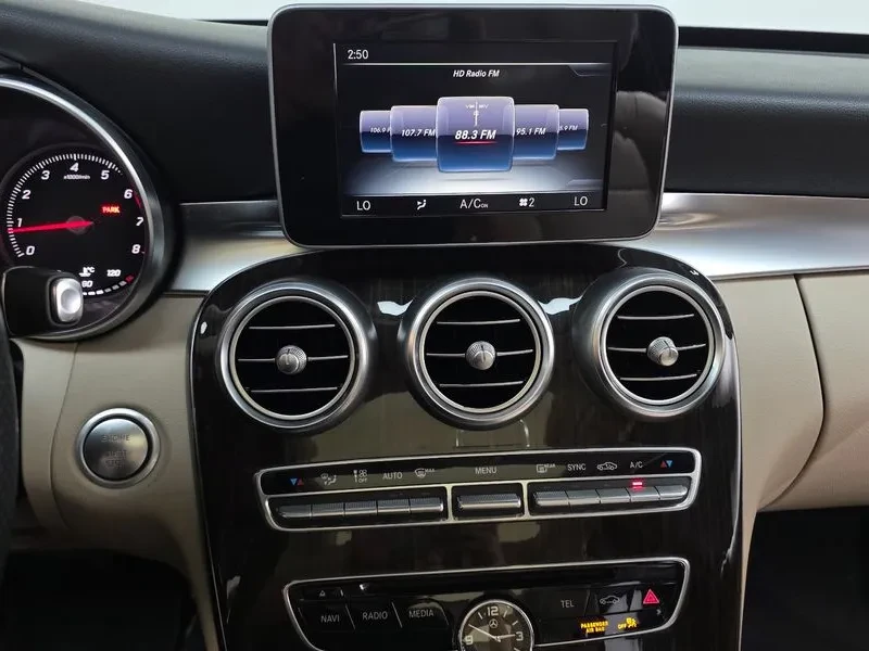 Mercedes-Benz C 300 W205 4MATIC, снимка 13 - Автомобили и джипове - 55538508