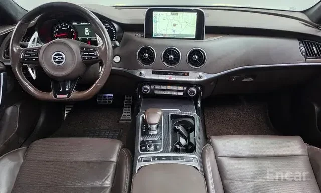 Kia Stinger 3.3* TURBO* GT* ОБДУХВАНЕ* ДИСТРОНИК* ХЕДЪП* 360КА, снимка 6 - Автомобили и джипове - 56267430