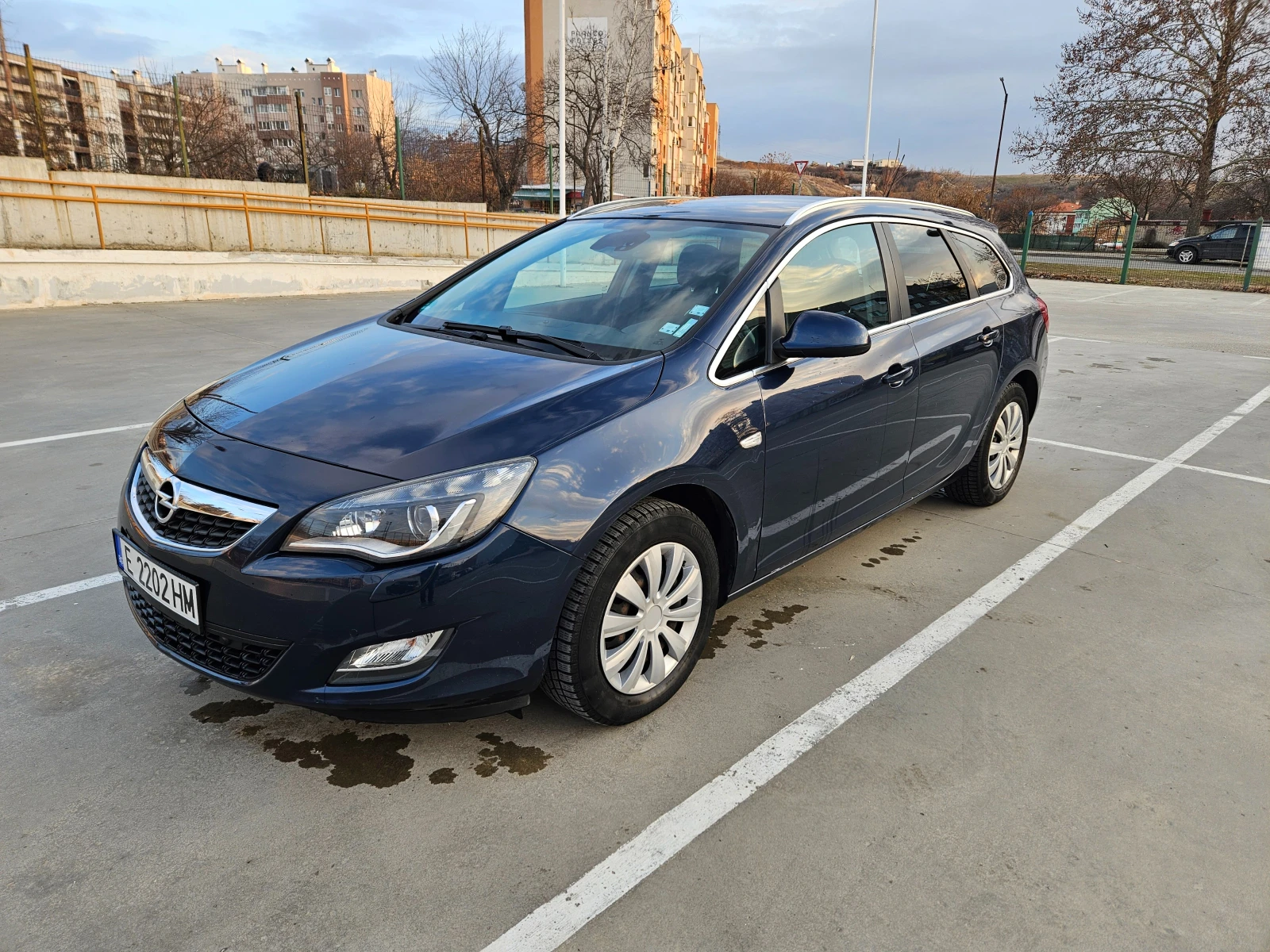 Opel Astra J 1.4 Turbo Газ - изображение 2