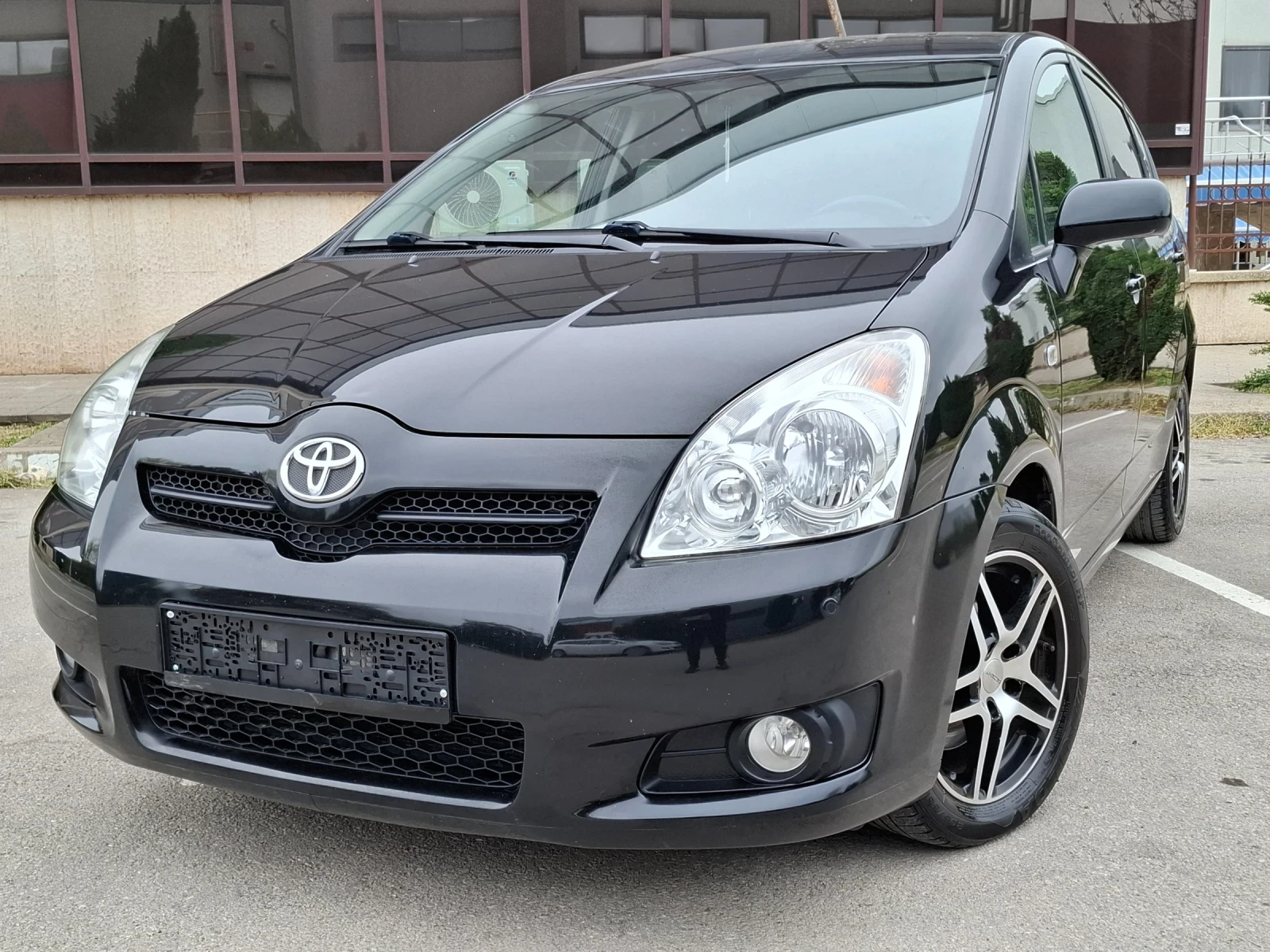 Toyota Corolla verso 2.2D4D 136hp * КЛИМАТРОНИК * EURO 4 * ЛИЗИНГ *  - изображение 2