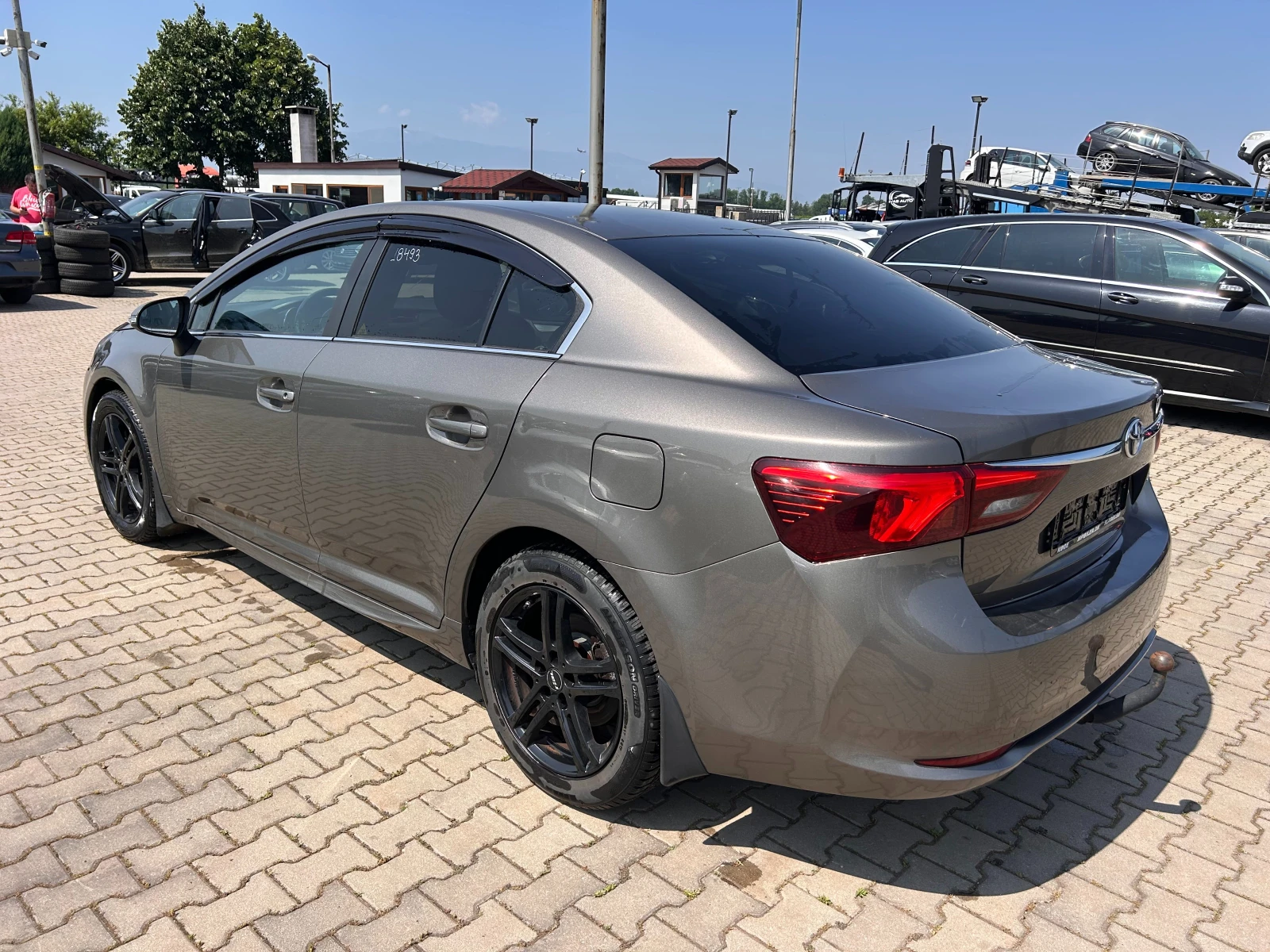 Toyota Avensis 2.2D-4D NAVI/KAMERA EURO 6 - изображение 8