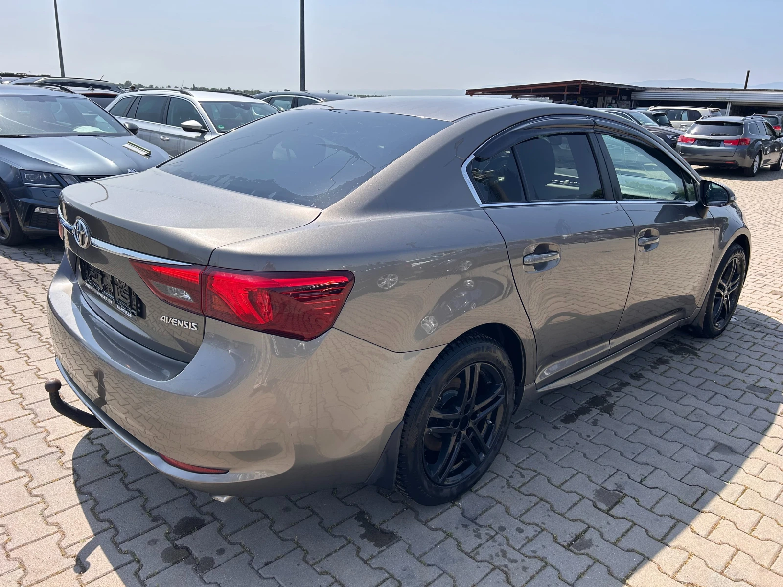 Toyota Avensis 2.2D-4D NAVI/KAMERA EURO 6 - изображение 6
