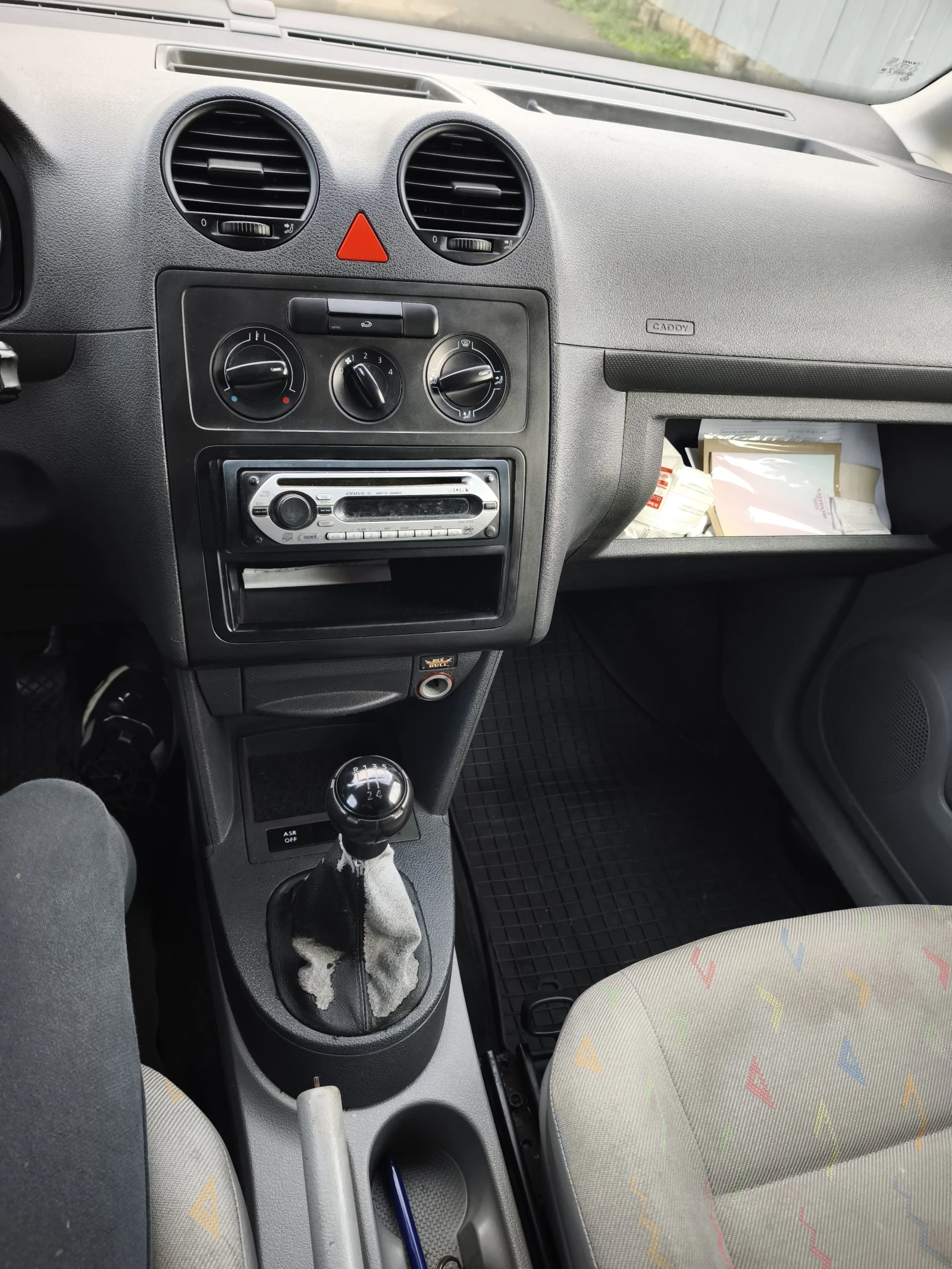 VW Caddy 2000 - изображение 9