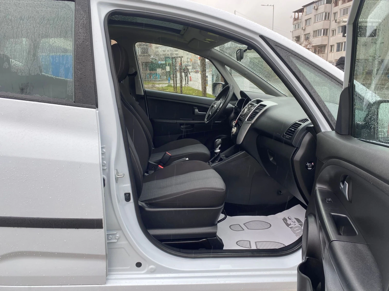 Kia Venga 1.4i/PANORAMA | Mobile.bg � ����������� 11
