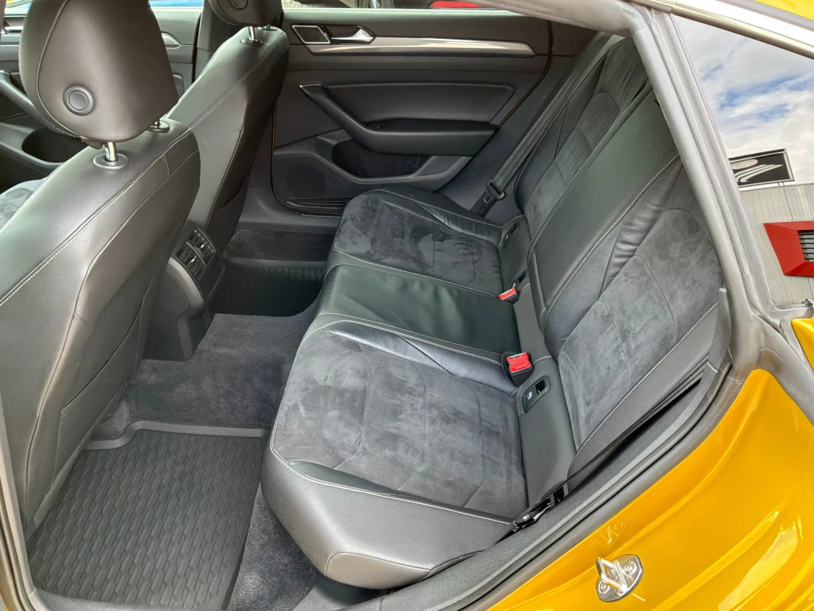 VW Arteon 2.0TDI 240к.с R-line 4motion 7ск., снимка 12 - Автомобили и джипове - 53536881