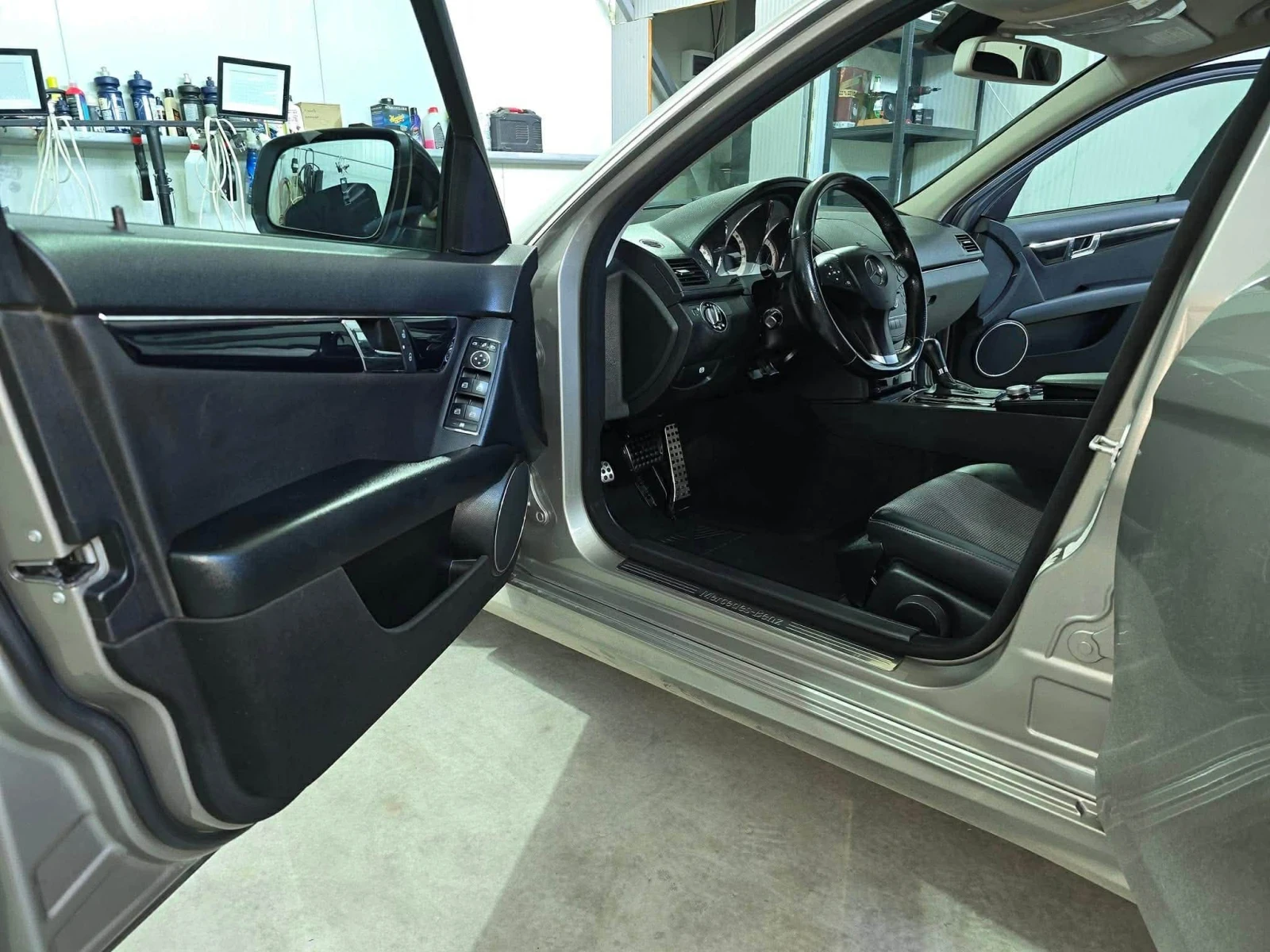 Mercedes-Benz C 220, снимка 9 - Автомобили и джипове - 53728430