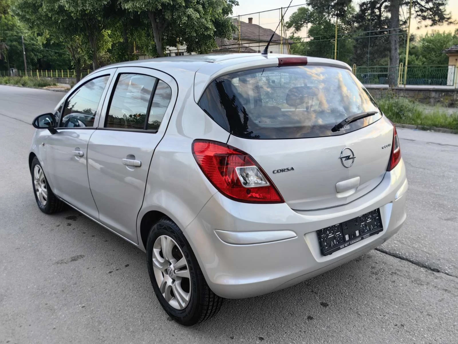 Opel Corsa, снимка 4 - Автомобили и джипове - 54618959