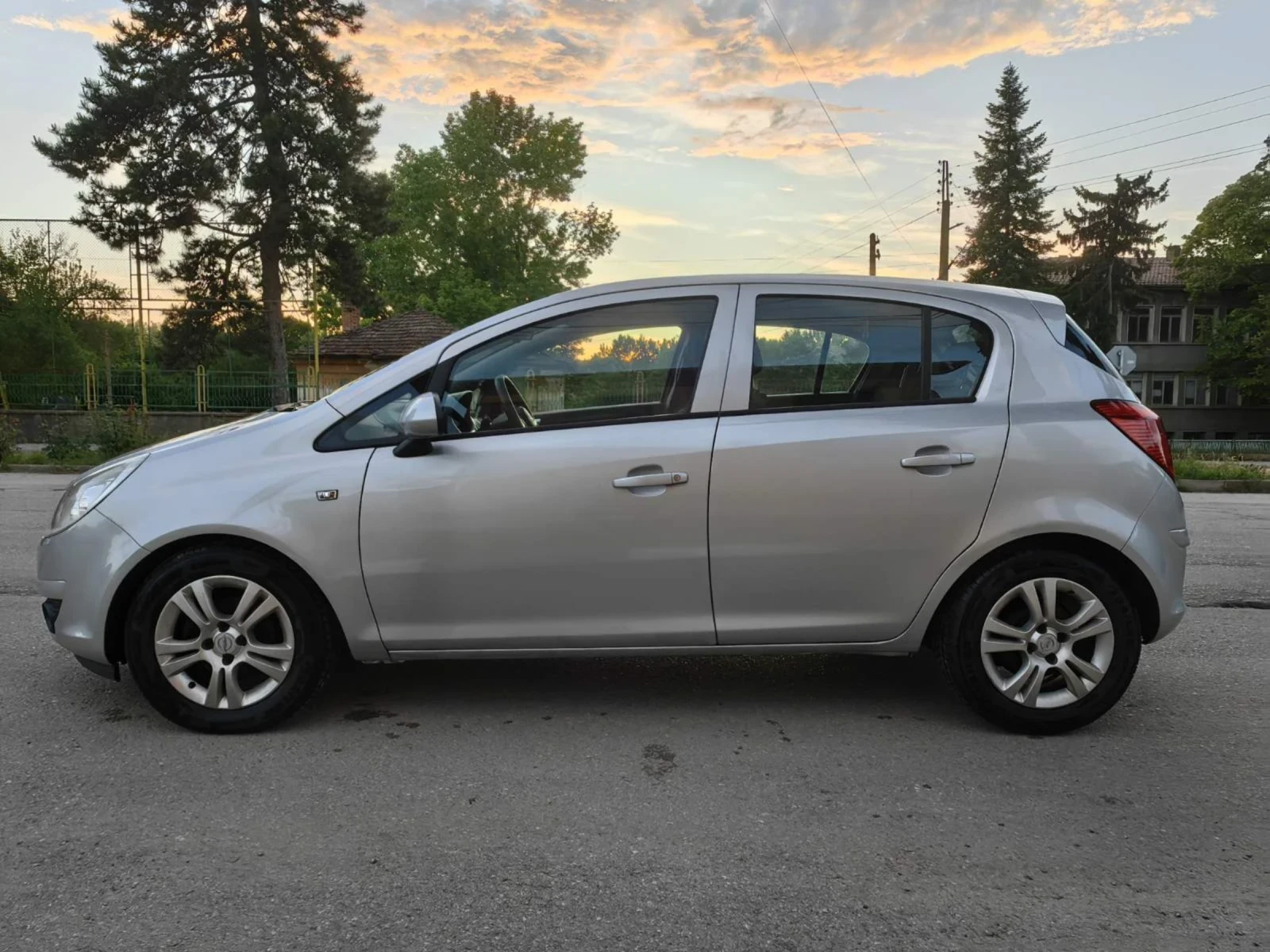 Opel Corsa, снимка 5 - Автомобили и джипове - 54618959