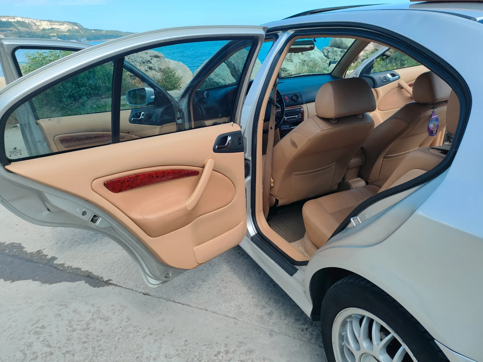 Skoda Octavia Laurin & Klement, снимка 9 - Автомобили и джипове - 54822432
