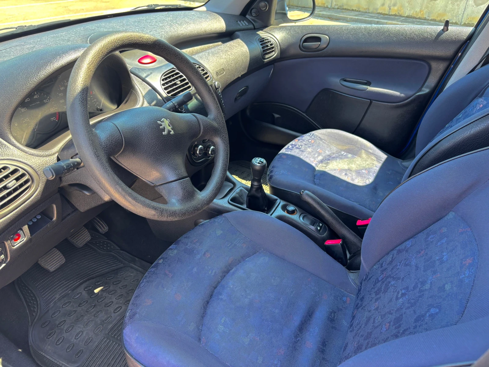 Peugeot 206 1.1i, снимка 6 - Автомобили и джипове - 54853280