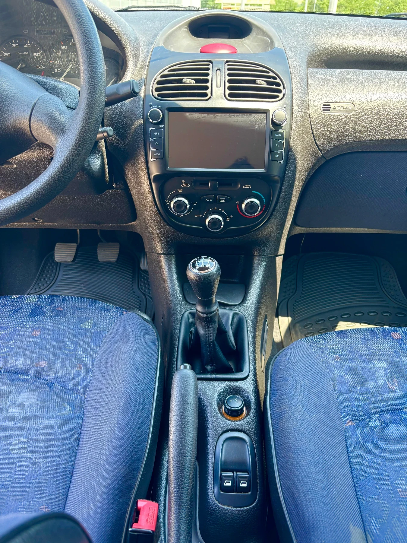 Peugeot 206 1.1i, снимка 8 - Автомобили и джипове - 54853280