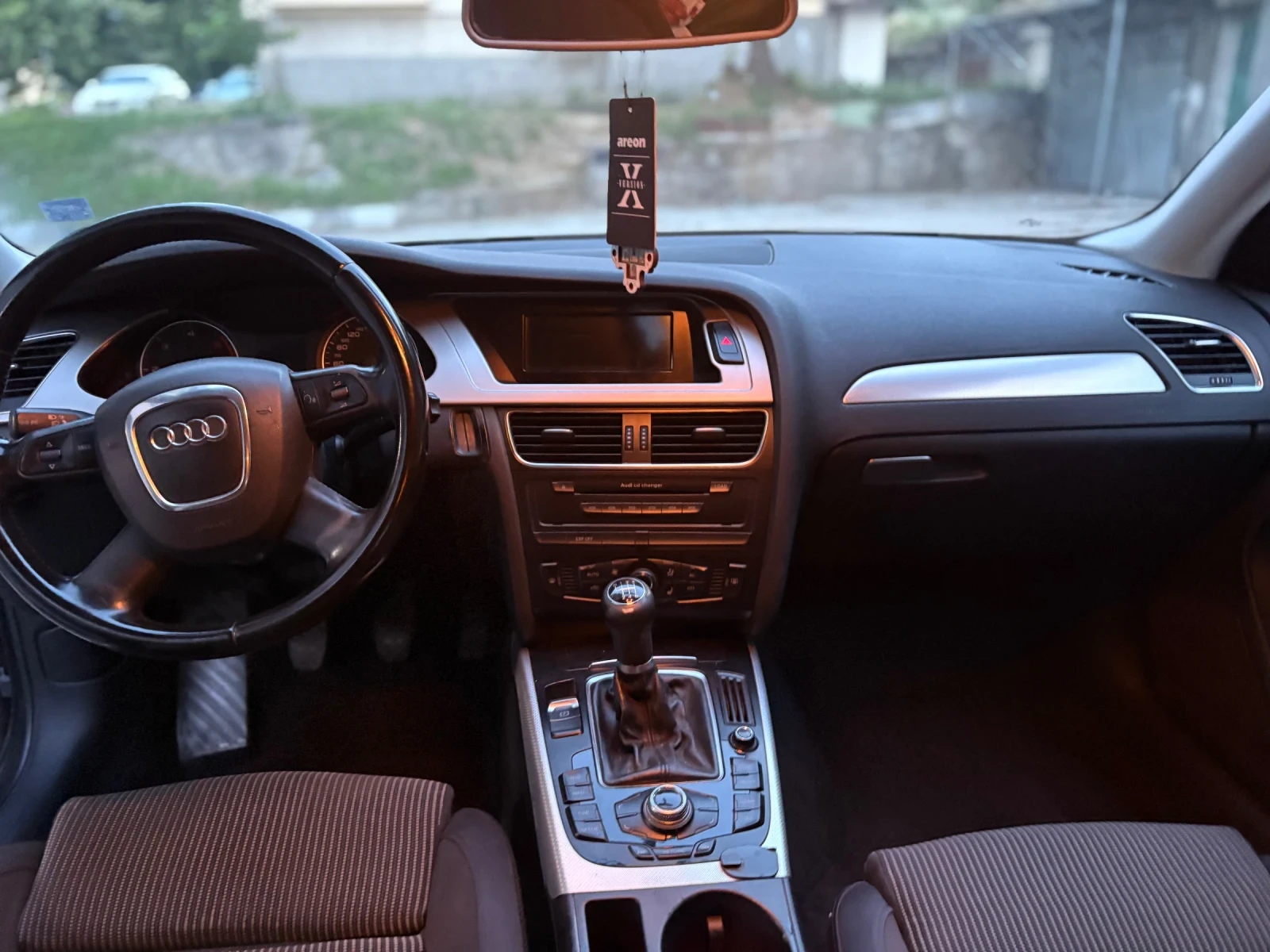 Audi A4 B8 2.0TDI 143к.с, снимка 9 - Автомобили и джипове - 55498523