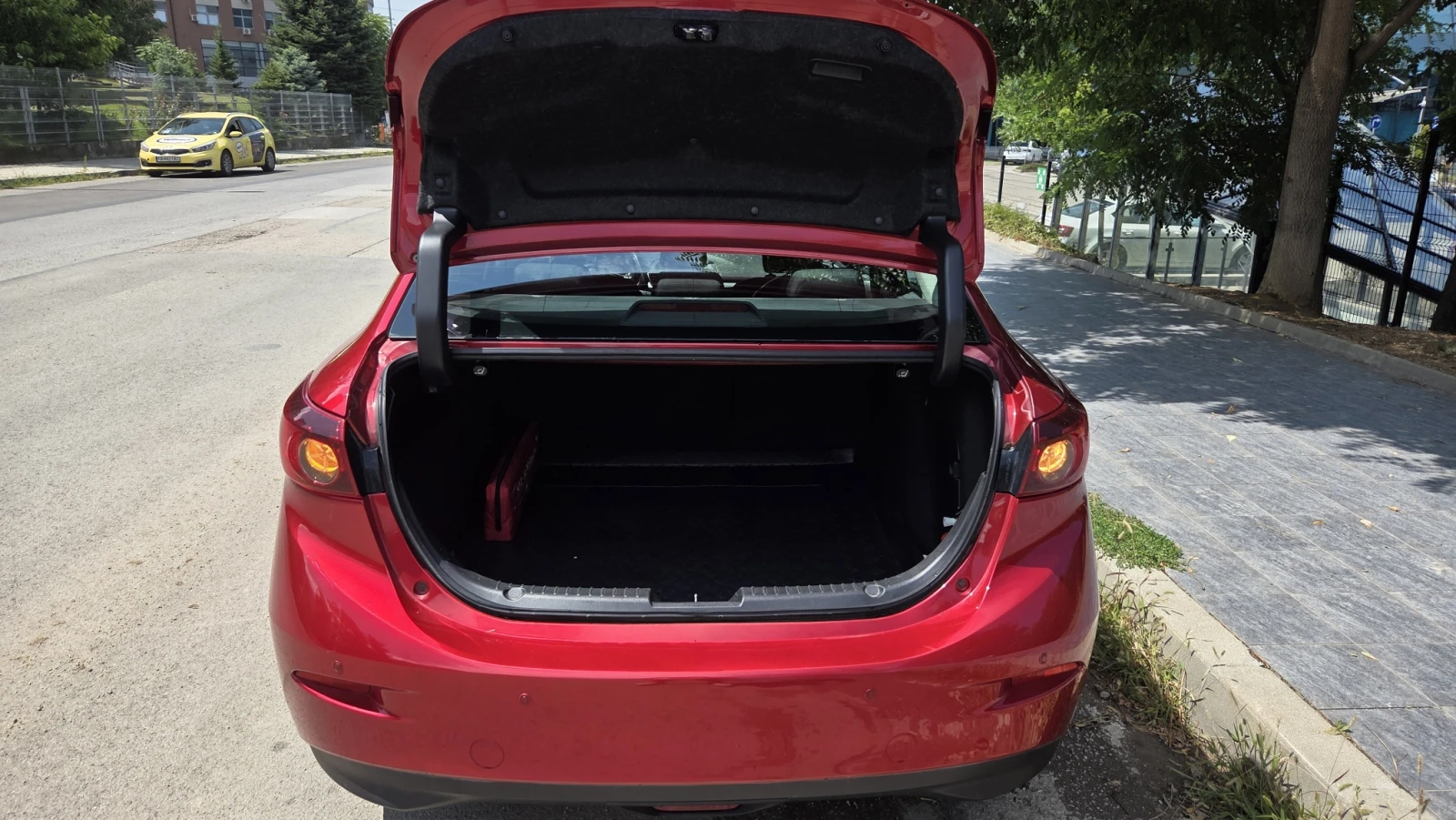 Mazda 3, снимка 7 - Автомобили и джипове - 55618095