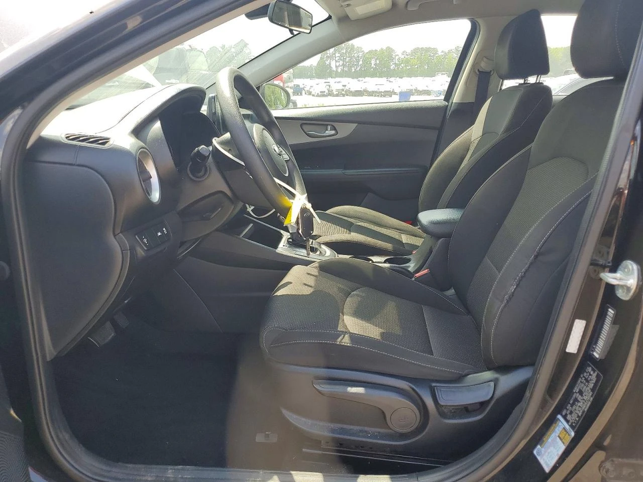 Kia Forte 2.0l Fe, снимка 7 - Автомобили и джипове - 56040017