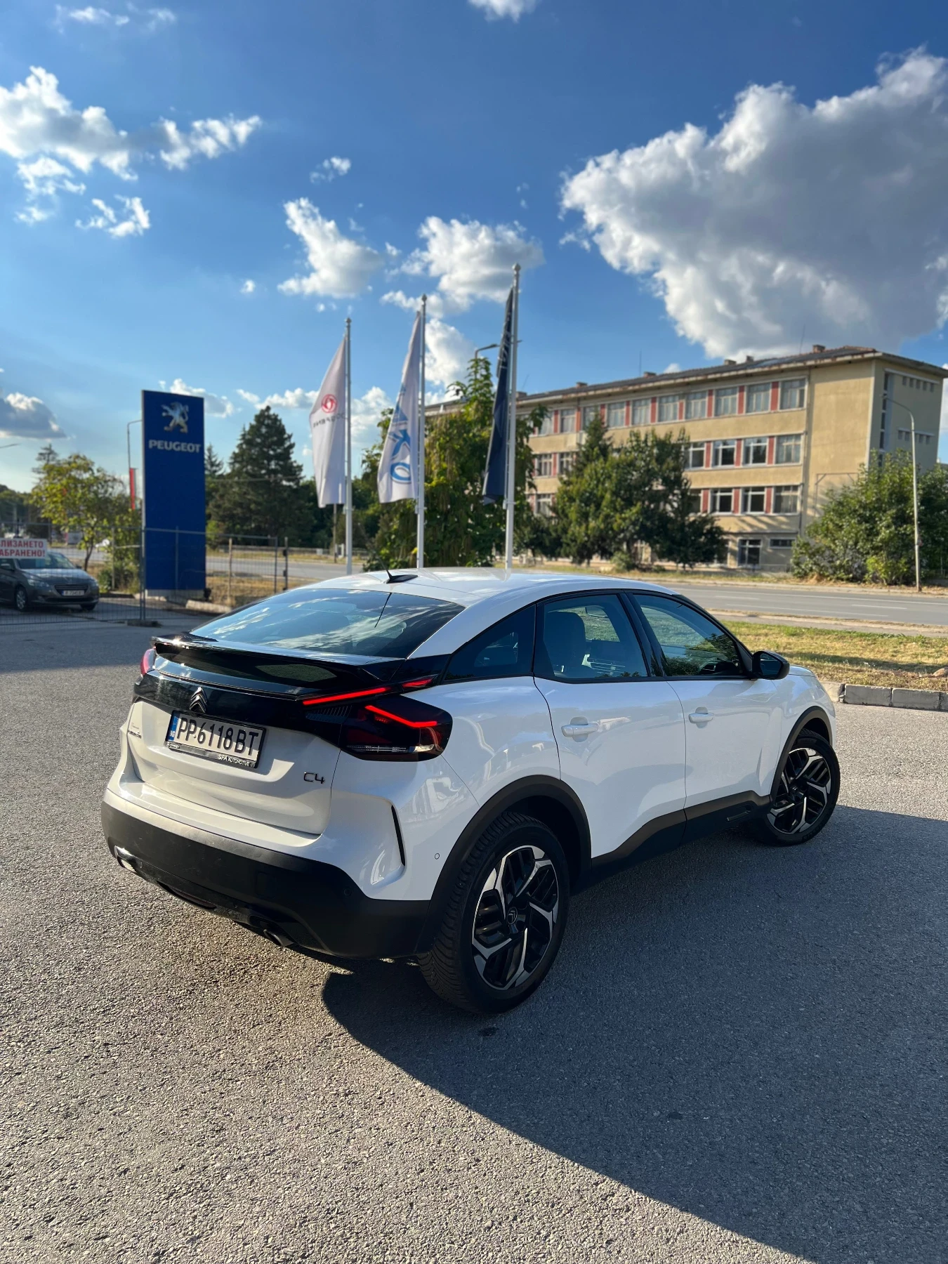 Citroen C4 130к.с 8EAT, снимка 3 - Автомобили и джипове - 56127299