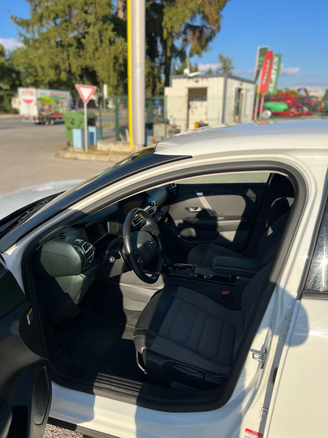 Citroen C4 130к.с 8EAT, снимка 5 - Автомобили и джипове - 56127299