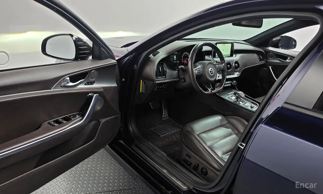 Kia Stinger 3.3* TURBO* GT* ОБДУХВАНЕ* ДИСТРОНИК* ХЕДЪП* 360КА, снимка 5 - Автомобили и джипове - 56267430
