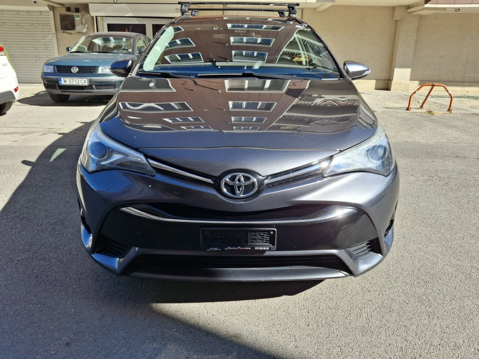 Toyota Avensis 2.0 SWISS, снимка 2 - Автомобили и джипове - 56314236