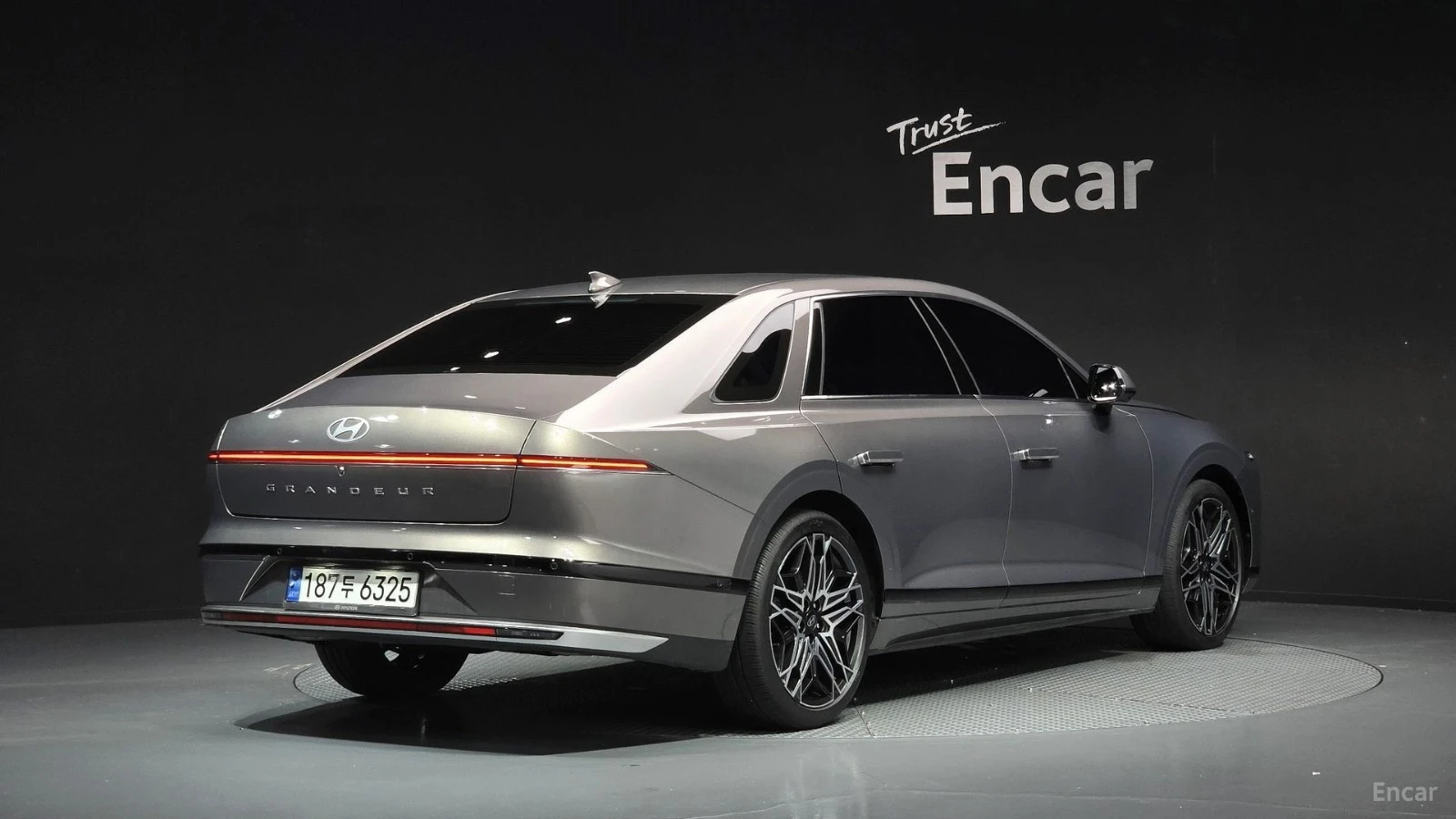 Hyundai Grandeur 2.5 EXCLUSIVE| HUD| 360| �����| MEM| MASSAGE | Mobile.bg � ����������� 2