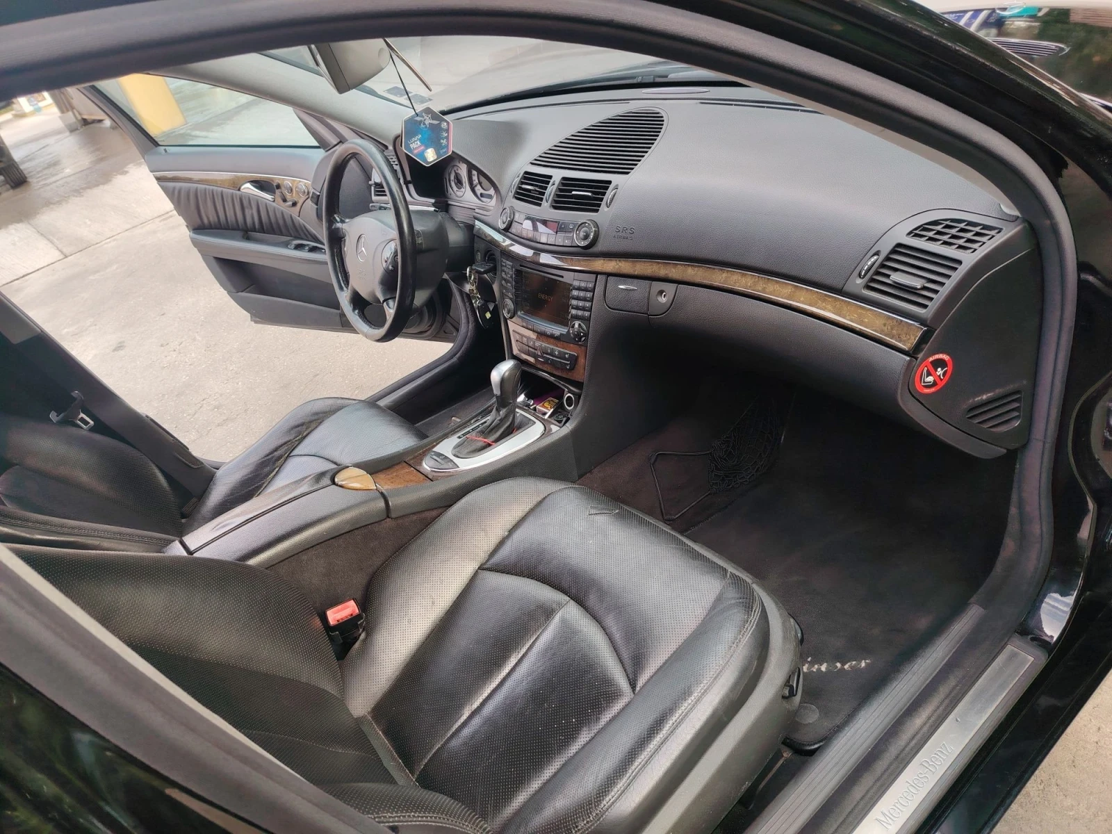 Mercedes-Benz E 500, снимка 6 - Автомобили и джипове - 56522476