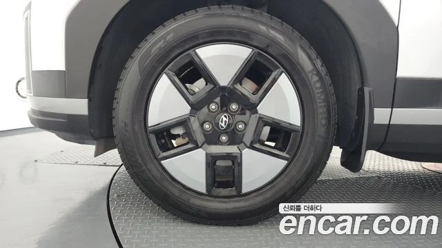 Hyundai Santa fe Hybrid| КАМЕРА| DIST| HEAD UP| ОБДУХВАНЕ| ПОДГРЕВ, снимка 17 - Автомобили и джипове - 55835163