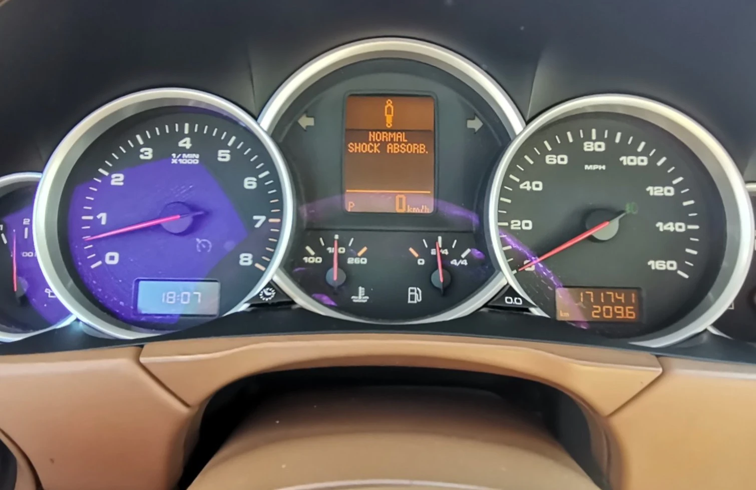 Porsche Cayenne  - изображение 8