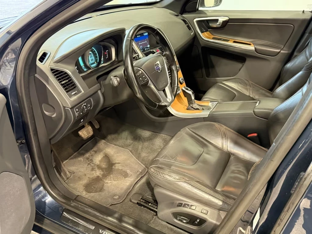 Volvo XC60 2.4 Sammum D5 4x4 Aut. Pano Xenon Leder Navi | Mobile.bg   9