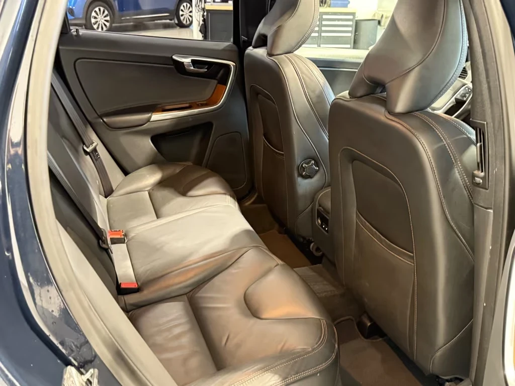 Volvo XC60 2.4 Sammum D5 4x4 Aut. Pano Xenon Leder Navi | Mobile.bg   12