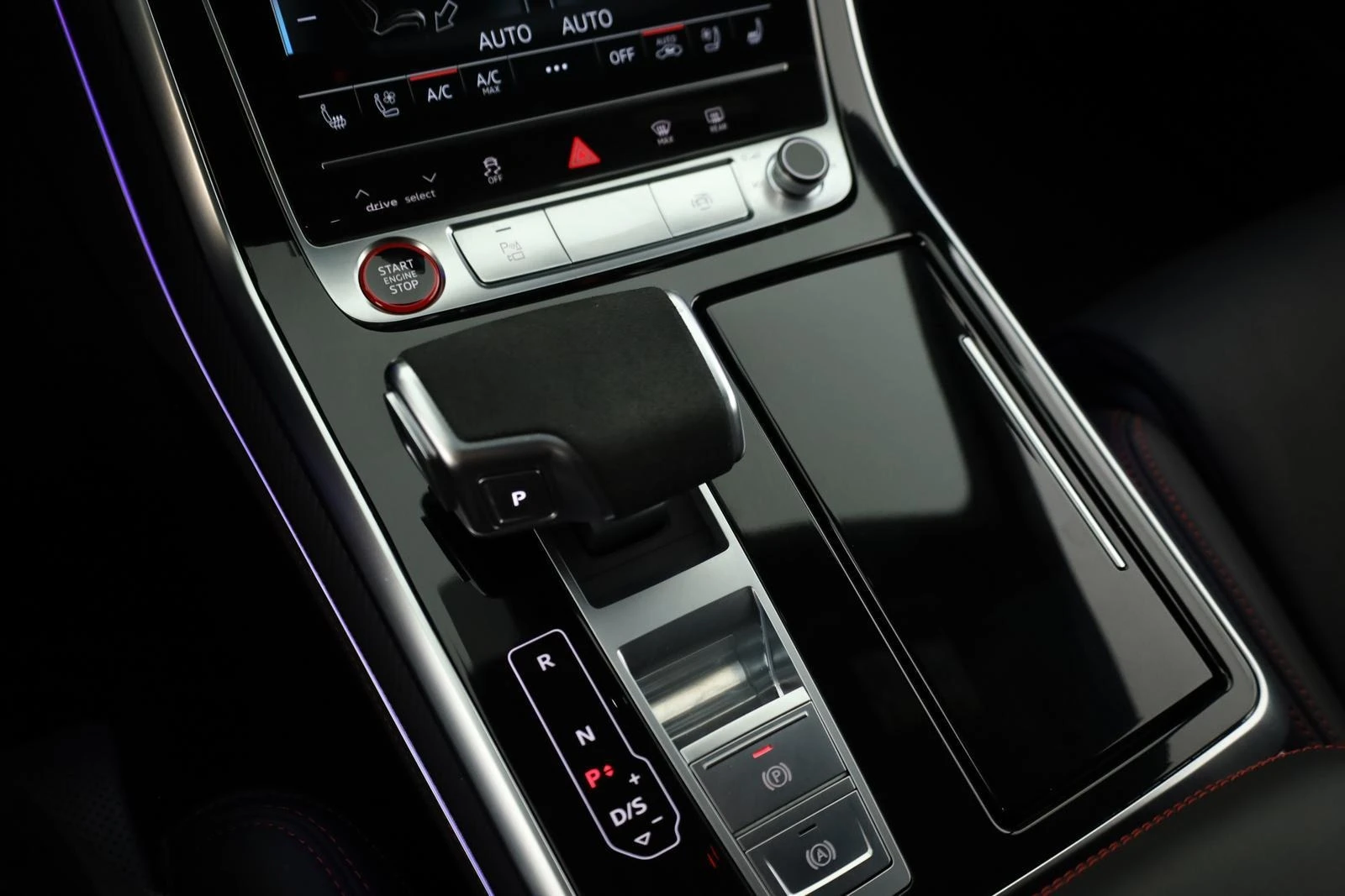 Audi RSQ8 4.0 TFSI PERFORMANCE KERAMIK CARBON B&O PANORAMA - изображение 6