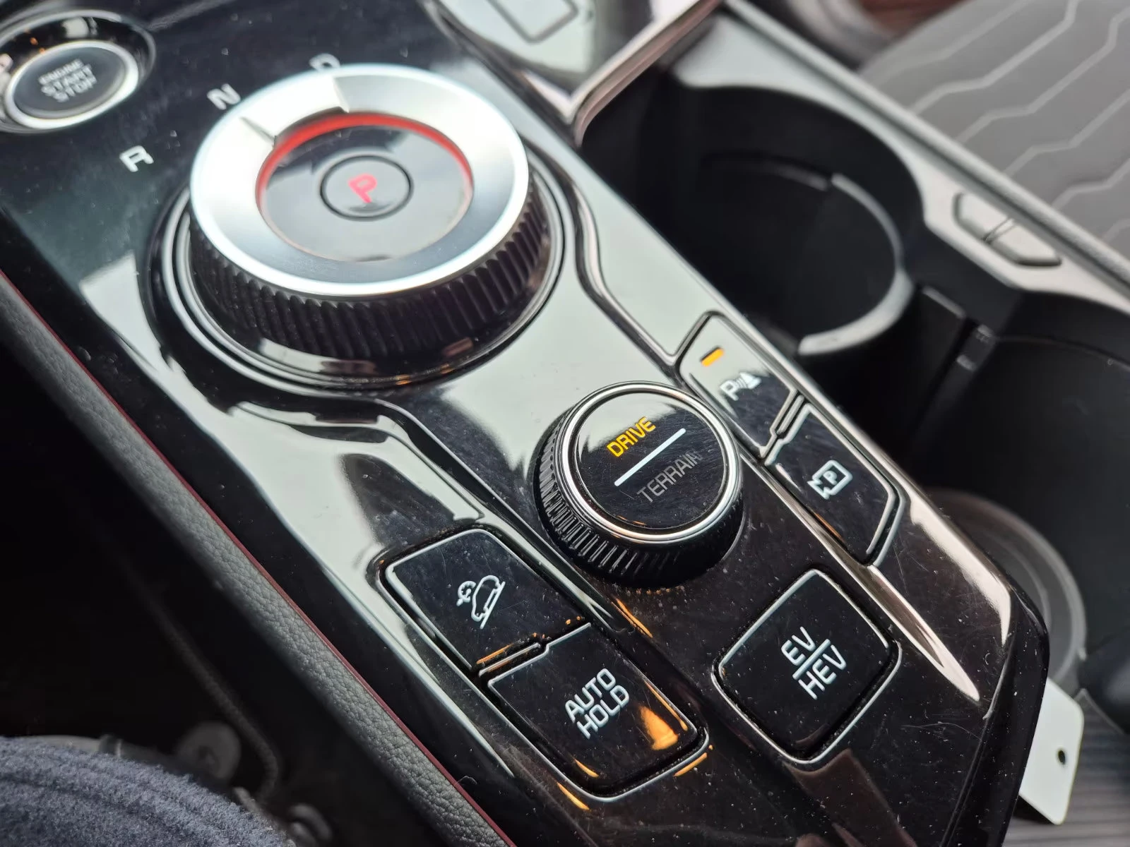 Kia Sportage 1.6PHEV/265HP/SPIRIT/AWD/CAM/NAVI/KLESS/CPLAY/803g | Mobile.bg � ����������� 11