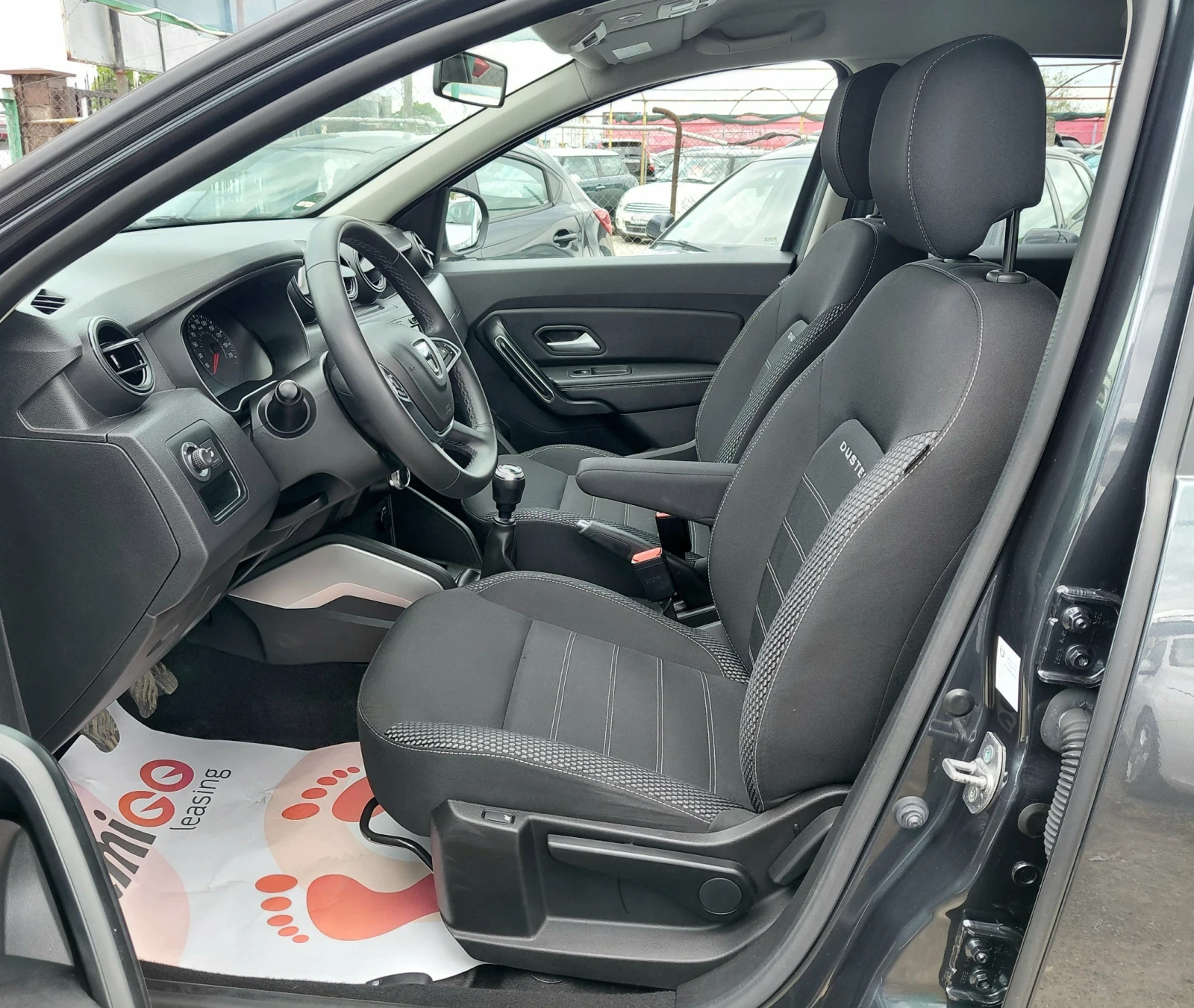 Dacia Duster 1.3 Tce 130к.с. 360 Camera Navi KeyLess, снимка 8 - Автомобили и джипове - 54554379