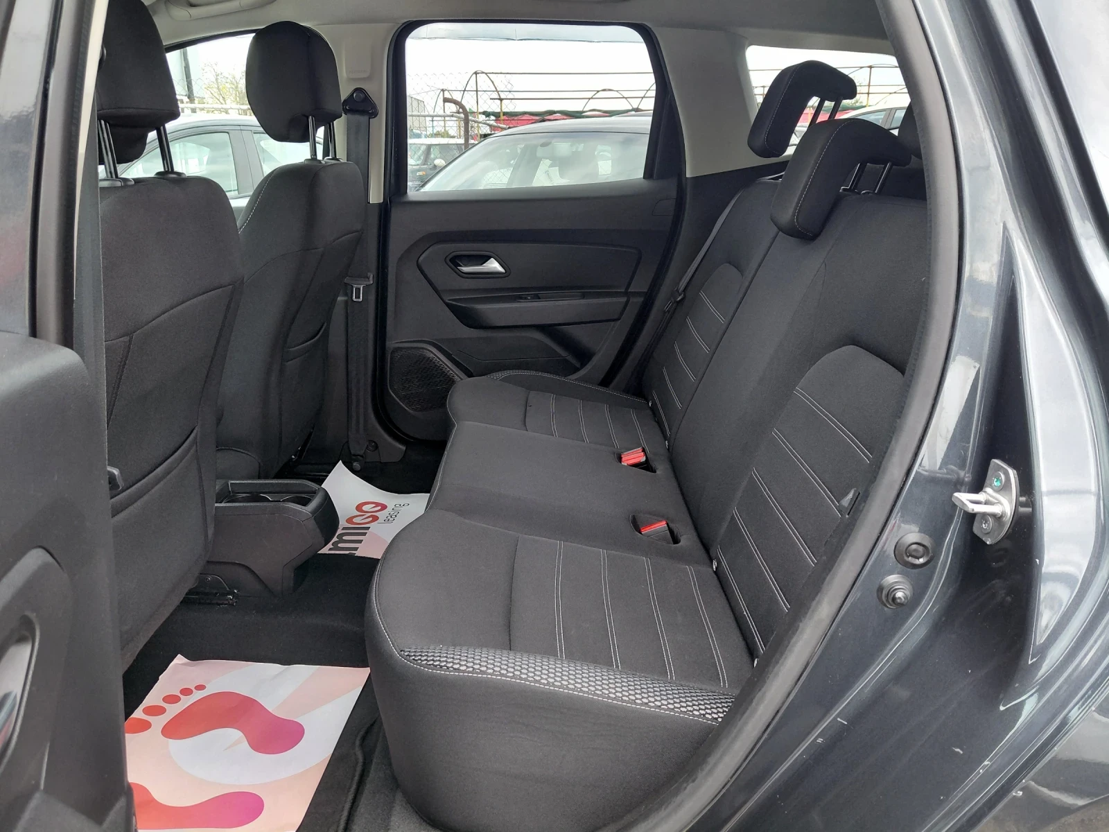 Dacia Duster 1.3 Tce 130к.с. 360 Camera Navi KeyLess, снимка 10 - Автомобили и джипове - 54554379
