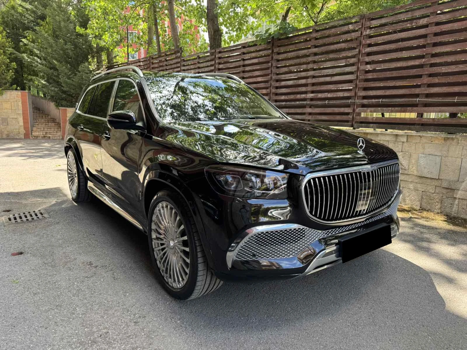 Mercedes-Benz GLS 600 Maybach Burmester 3D E-active гаранция, снимка 2 - Автомобили и джипове - 54681925