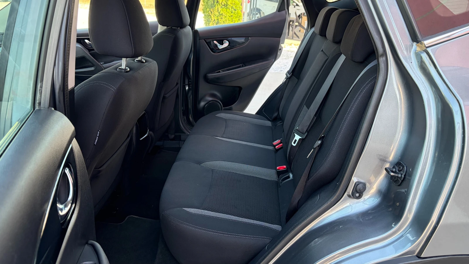Nissan Qashqai 1.5 dCi FaceLift, снимка 9 - Автомобили и джипове - 54697090