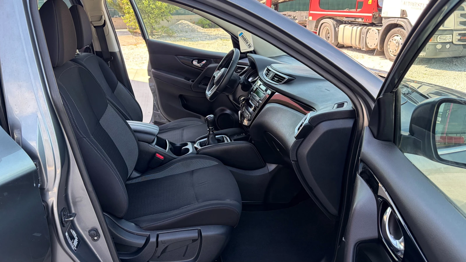 Nissan Qashqai 1.5 dCi FaceLift, снимка 12 - Автомобили и джипове - 54697090