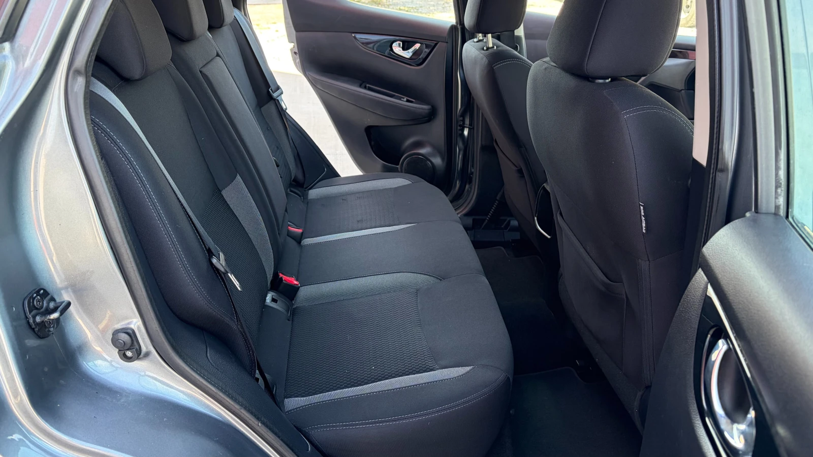Nissan Qashqai 1.5 dCi FaceLift, снимка 11 - Автомобили и джипове - 54697090