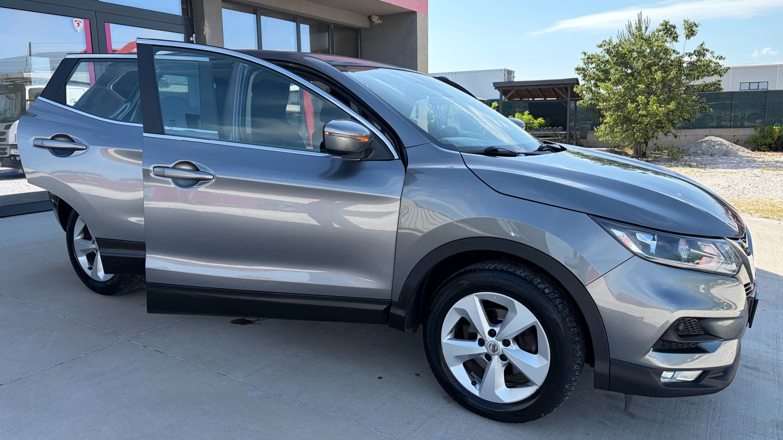 Nissan Qashqai 1.5 dCi FaceLift, снимка 3 - Автомобили и джипове - 54697090