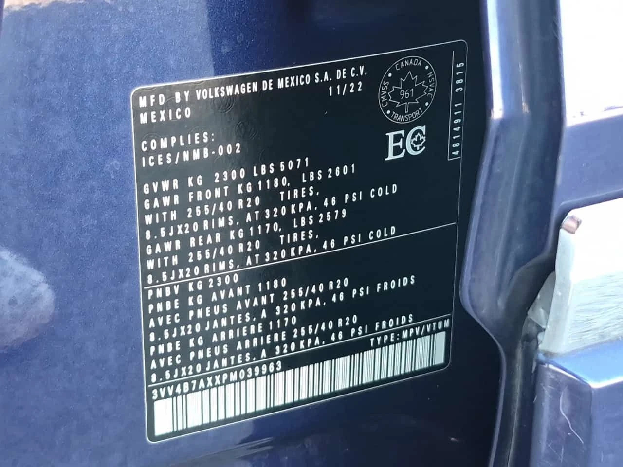 VW Tiguan * HIGHLINE R LINE * CARFAX * 4WD * , снимка 16 - Автомобили и джипове - 55500054